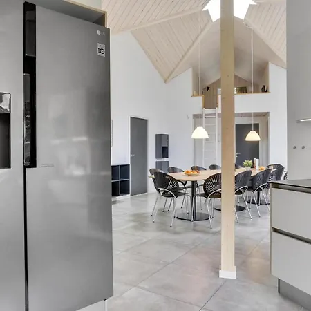 6 Bedroom Pet Friendly In Blåvand