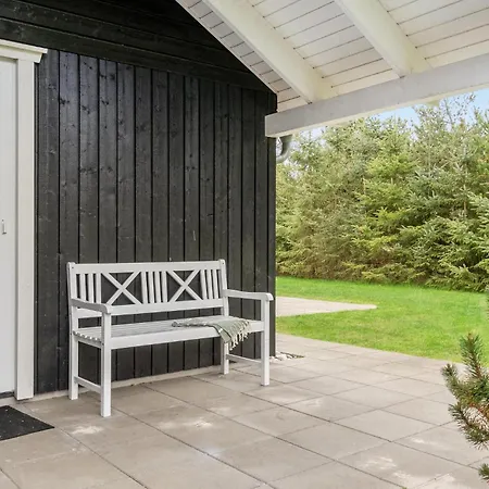 Six-bedroom In Holiday home *